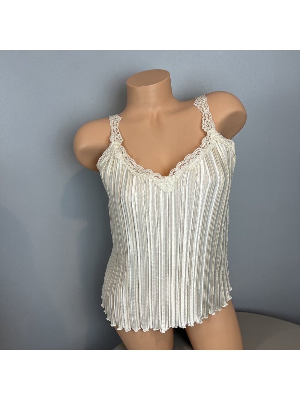 Vtg Night Magic Cinema Etoile Cami Size Medium Shiny‎ Satin Dainty Coquette 90s